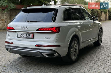 Позашляховик / Кросовер Audi Q7 2022 в 