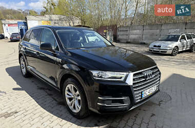Позашляховик / Кросовер Audi Q7 2017 в 