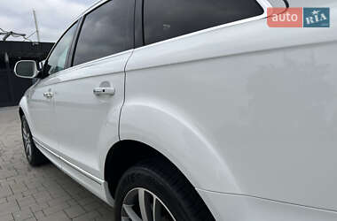 Позашляховик / Кросовер Audi Q7 2014 в 