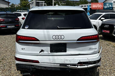 Позашляховик / Кросовер Audi Q7 2025 в 
