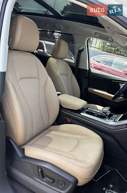 Позашляховик / Кросовер Audi Q7 2025 в 