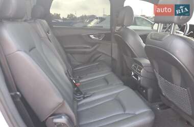 Позашляховик / Кросовер Audi Q7 2018 в 