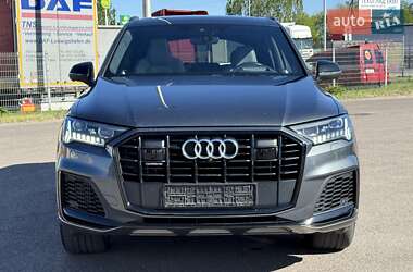 Позашляховик / Кросовер Audi Q7 2021 в 