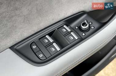 Позашляховик / Кросовер Audi Q7 2021 в 