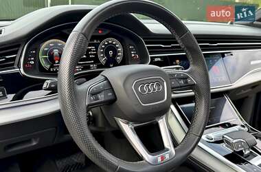 Позашляховик / Кросовер Audi Q7 2021 в 
