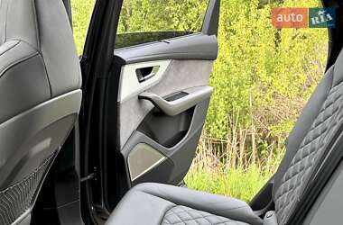 Позашляховик / Кросовер Audi Q7 2021 в 