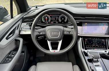 Позашляховик / Кросовер Audi Q7 2021 в 