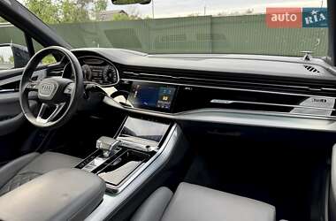 Позашляховик / Кросовер Audi Q7 2021 в 
