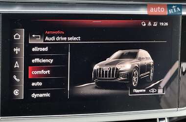 Позашляховик / Кросовер Audi Q7 2021 в 