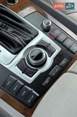 Внедорожник / Кроссовер Audi Q7 2011 в 