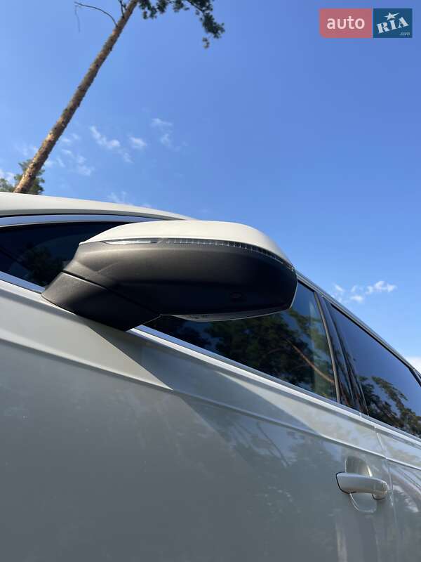 Позашляховик / Кросовер Audi Q7 2017 в Києві