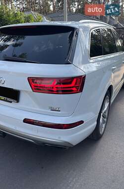 Позашляховик / Кросовер Audi Q7 2017 в 