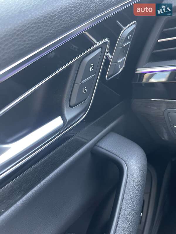 Позашляховик / Кросовер Audi Q7 2017 в Києві