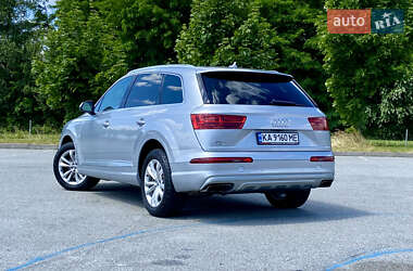 Позашляховик / Кросовер Audi Q7 2018 в 