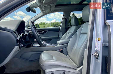 Позашляховик / Кросовер Audi Q7 2018 в 