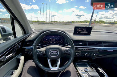 Позашляховик / Кросовер Audi Q7 2018 в 