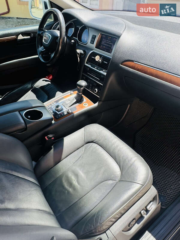 Позашляховик / Кросовер Audi Q7 2012 в Чернівцях