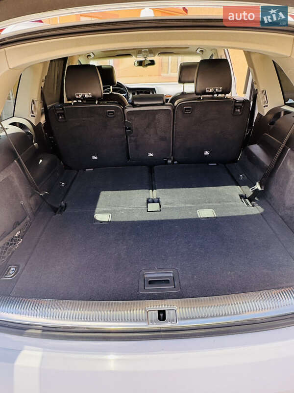 Позашляховик / Кросовер Audi Q7 2012 в Чернівцях