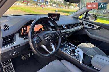 Позашляховик / Кросовер Audi Q7 2018 в 