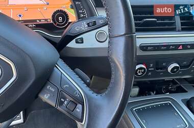 Позашляховик / Кросовер Audi Q7 2018 в 