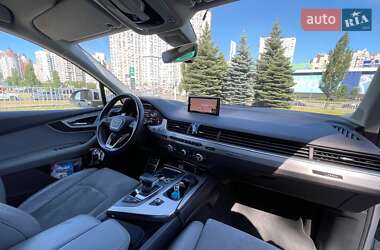 Позашляховик / Кросовер Audi Q7 2018 в 