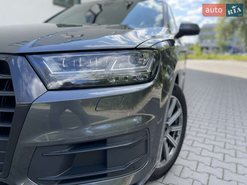 Внедорожник / Кроссовер Audi Q7 2017 в Хмельницком