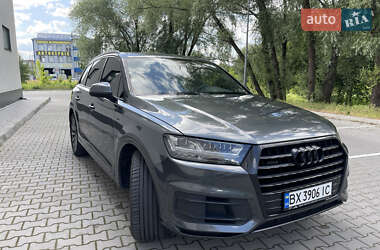 Позашляховик / Кросовер Audi Q7 2017 в 