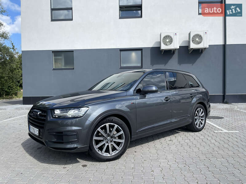 Внедорожник / Кроссовер Audi Q7 2017 в Хмельницком