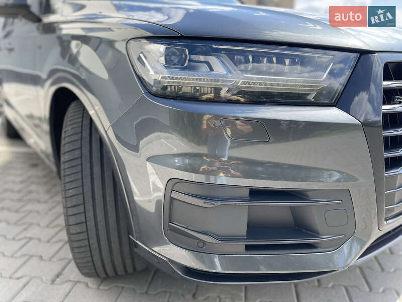 Внедорожник / Кроссовер Audi Q7 2017 в Хмельницком