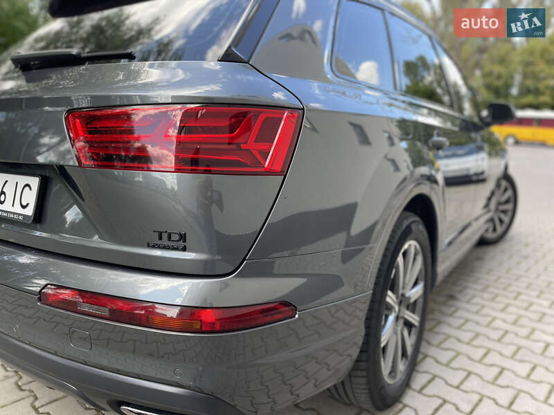 Внедорожник / Кроссовер Audi Q7 2017 в Хмельницком