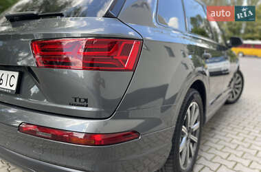 Позашляховик / Кросовер Audi Q7 2017 в 