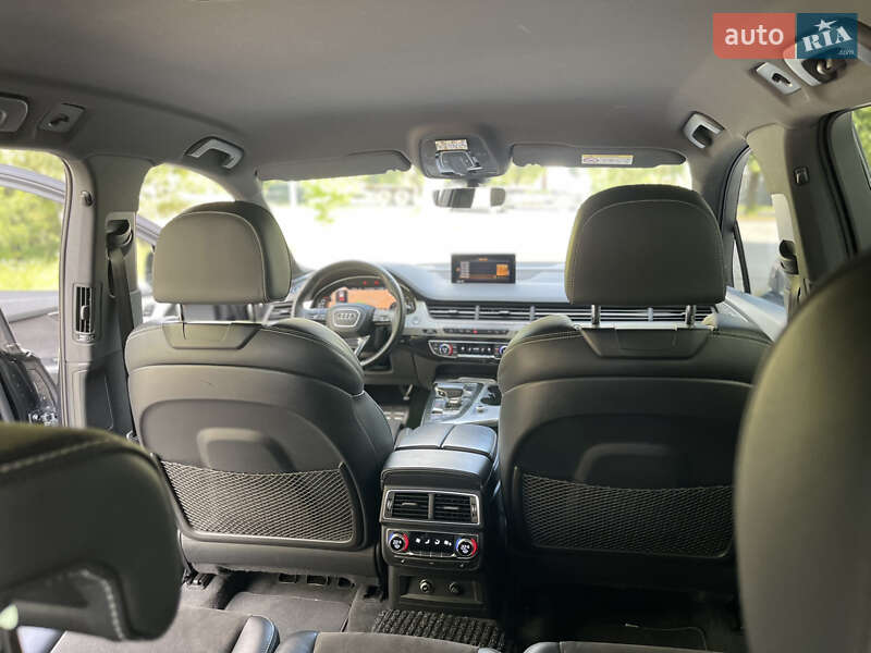 Внедорожник / Кроссовер Audi Q7 2017 в Хмельницком