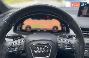 Позашляховик / Кросовер Audi Q7 2017 в 