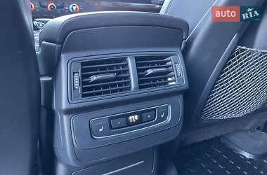 Внедорожник / Кроссовер Audi Q7 2016 в 
