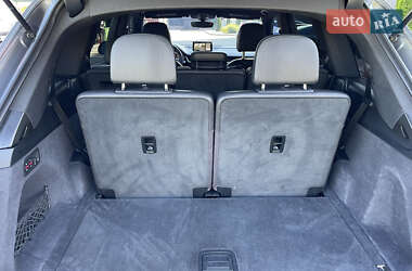 Внедорожник / Кроссовер Audi Q7 2016 в 