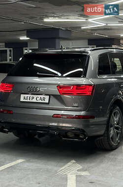 Позашляховик / Кросовер Audi Q7 2016 в 