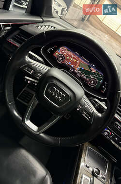 Позашляховик / Кросовер Audi Q7 2016 в 