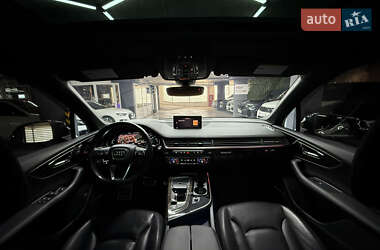 Позашляховик / Кросовер Audi Q7 2016 в 