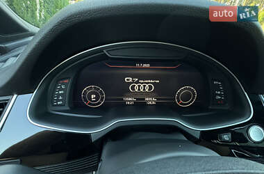 Позашляховик / Кросовер Audi Q7 2018 в 
