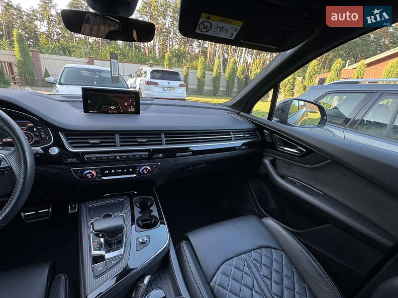 Позашляховик / Кросовер Audi Q7 2018 в Києві