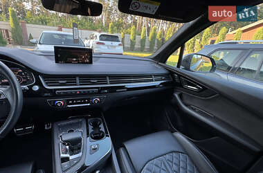 Позашляховик / Кросовер Audi Q7 2018 в 