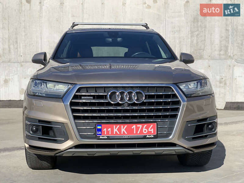 Внедорожник / Кроссовер Audi Q7 2019 в Киеве
