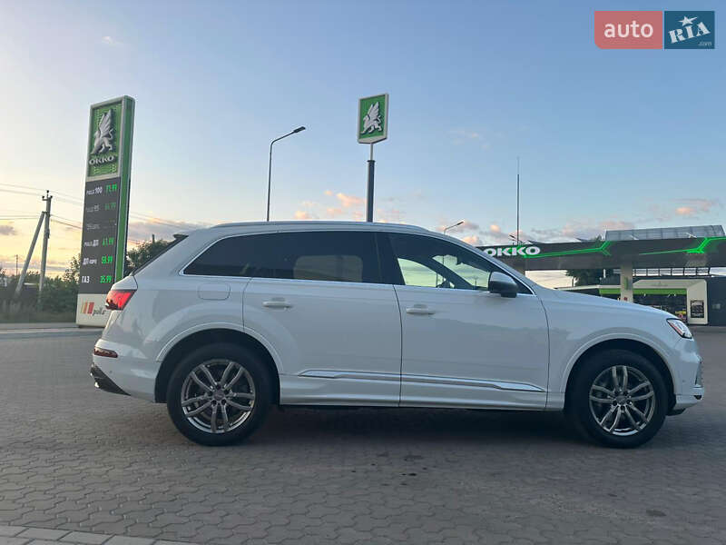 Позашляховик / Кросовер Audi Q7 2021 в Києві