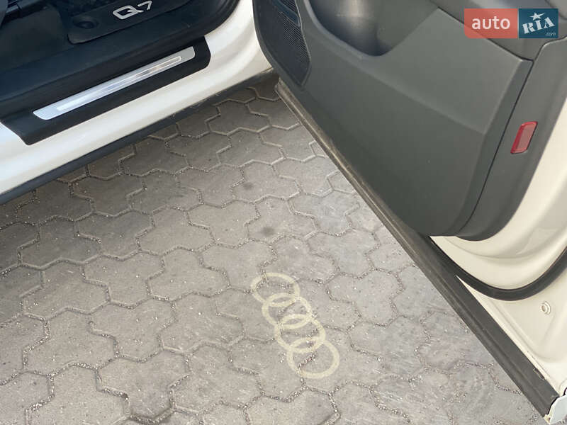 Позашляховик / Кросовер Audi Q7 2021 в Києві