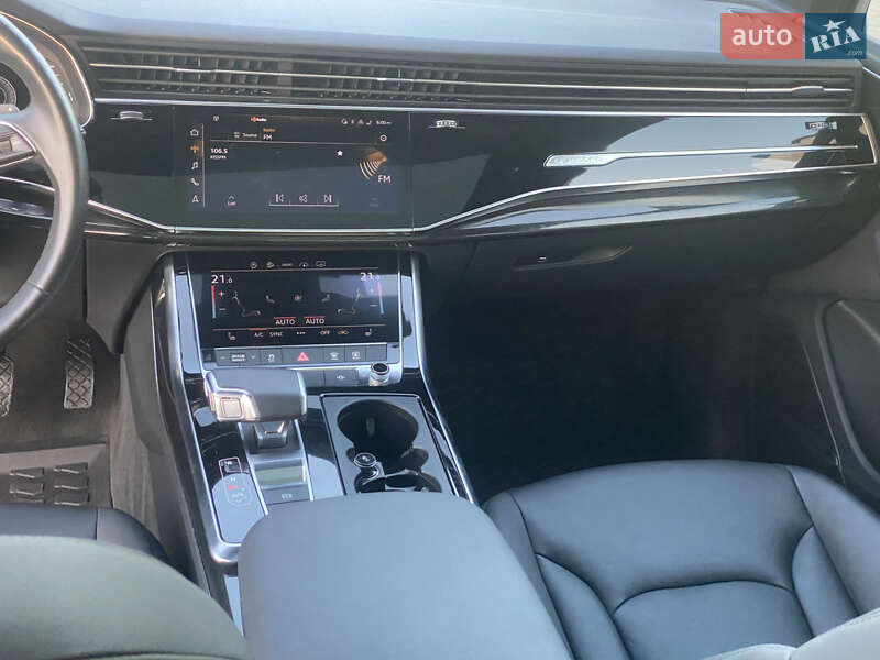 Позашляховик / Кросовер Audi Q7 2021 в Києві