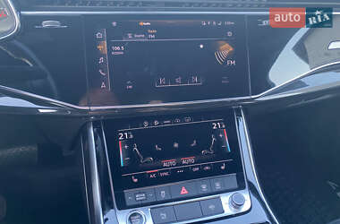 Позашляховик / Кросовер Audi Q7 2021 в 