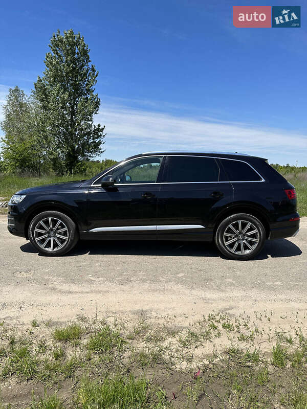 Позашляховик / Кросовер Audi Q7 2019 в Білогородці
