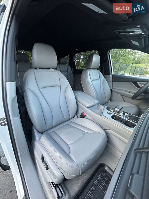 Позашляховик / Кросовер Audi Q7 2018 в Білогородці