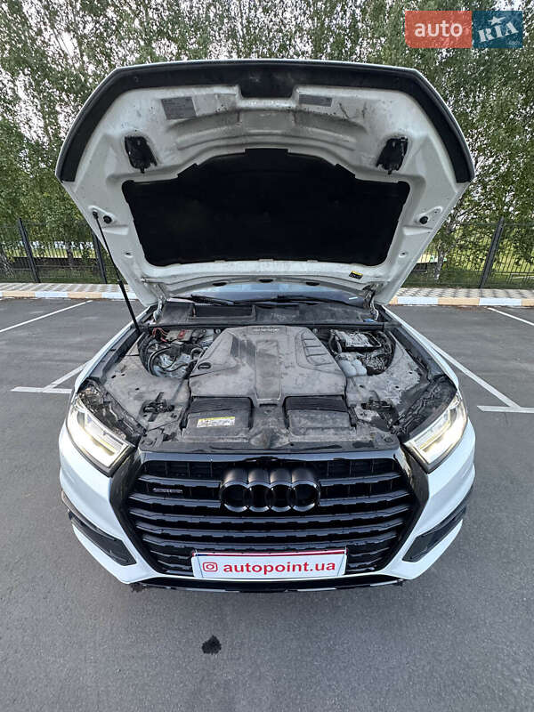 Позашляховик / Кросовер Audi Q7 2018 в Білогородці