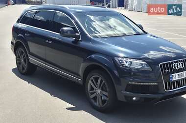 Позашляховик / Кросовер Audi Q7 2012 в 